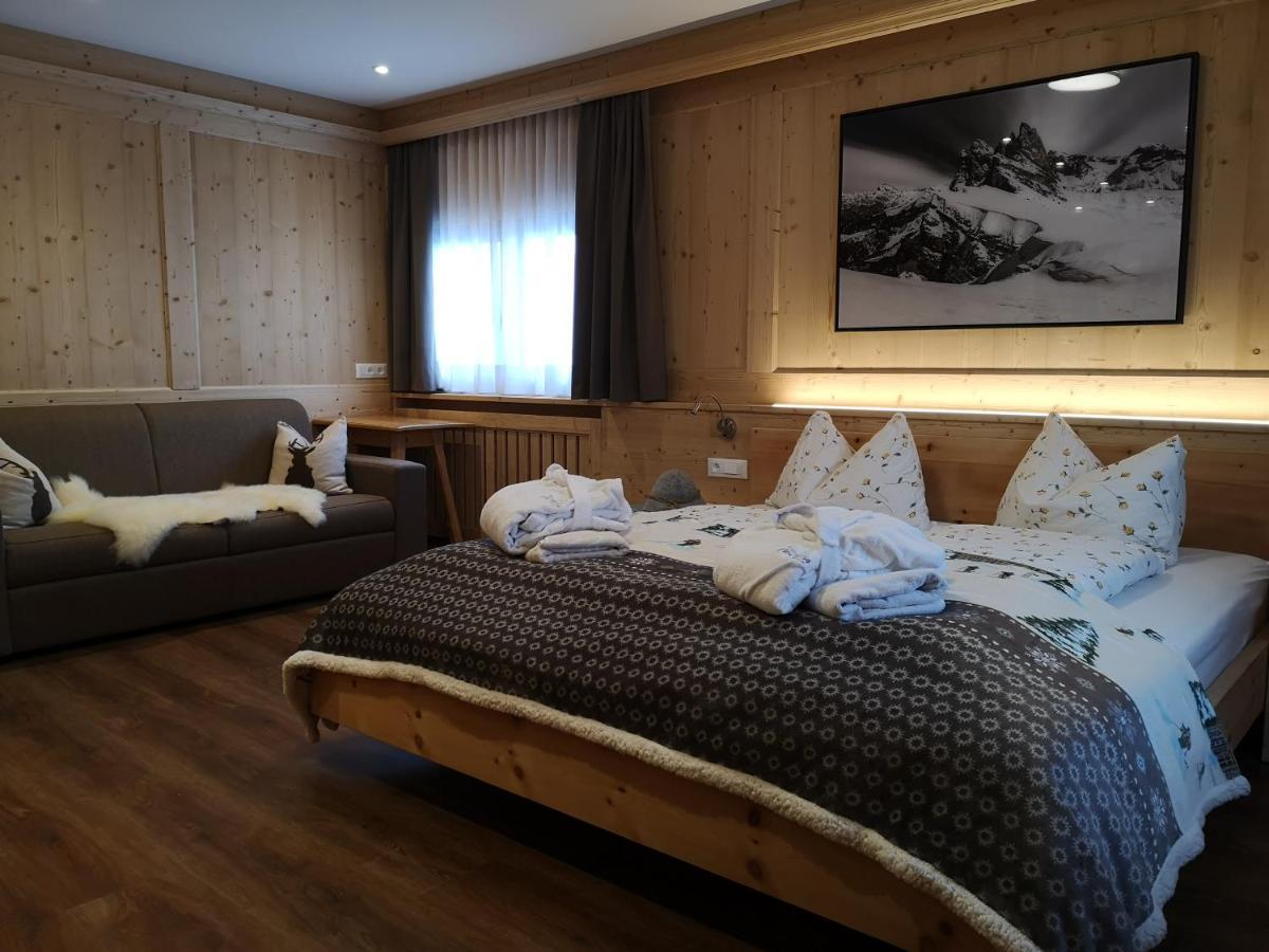 Rifugio Fermeda Hutte Pensionat Santa Cristina Val Gardena Exteriör bild