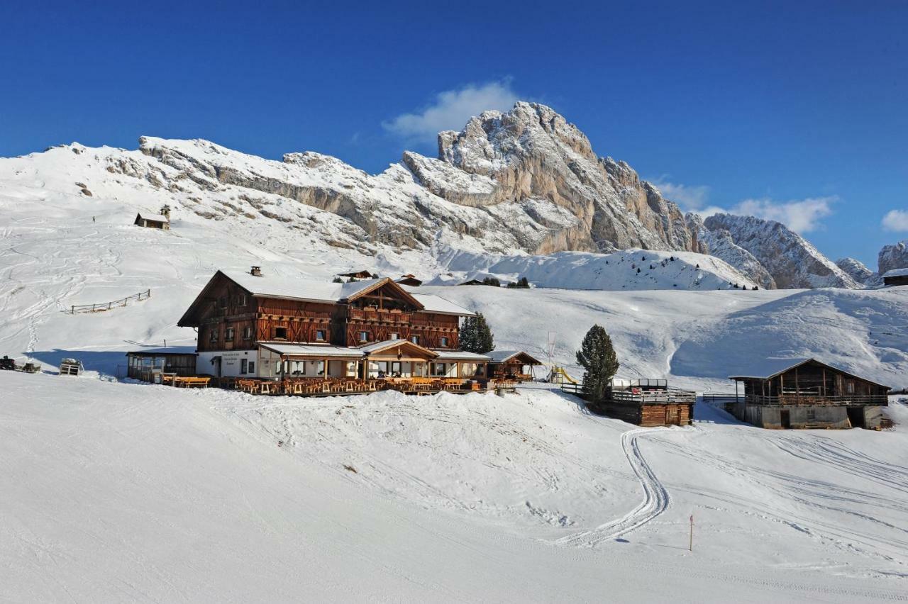 Rifugio Fermeda Hutte Pensionat Santa Cristina Val Gardena Exteriör bild