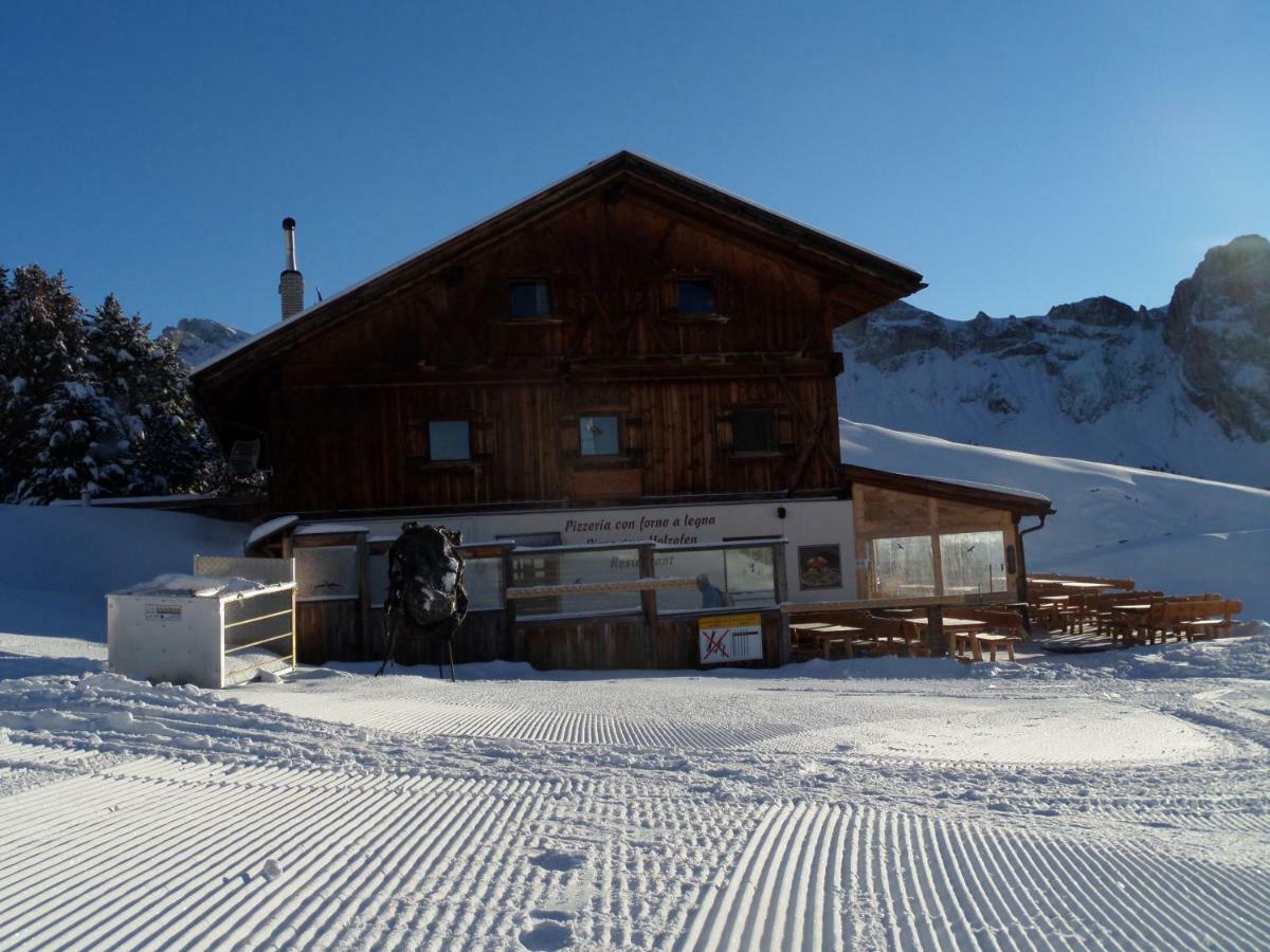 Rifugio Fermeda Hutte Pensionat Santa Cristina Val Gardena Exteriör bild