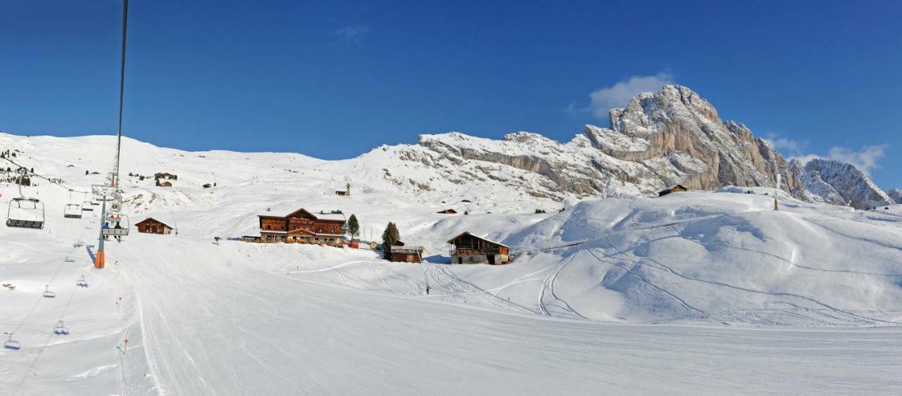 Rifugio Fermeda Hutte Pensionat Santa Cristina Val Gardena Exteriör bild
